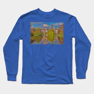 Buckingham Palace. View from St James Park. London Long Sleeve T-Shirt